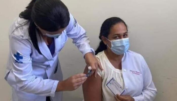 Iniciamos a vacinação dos profissionais de saúde do município de Buenos Aires