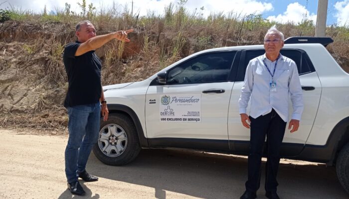 Diretor do DER -PE faz vistoria na estrada que dar acesso a Lagoa do Outeiro, em Buenos Aires