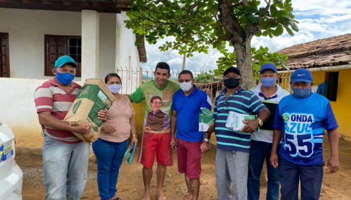 Prefeitura Municipal de Buenos Aires entrega  sementes e trator   para pequenos agricultores