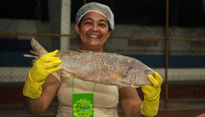 Semana Santa com dignidade: distribuição de peixes beneficia famílias em Buenos Aires